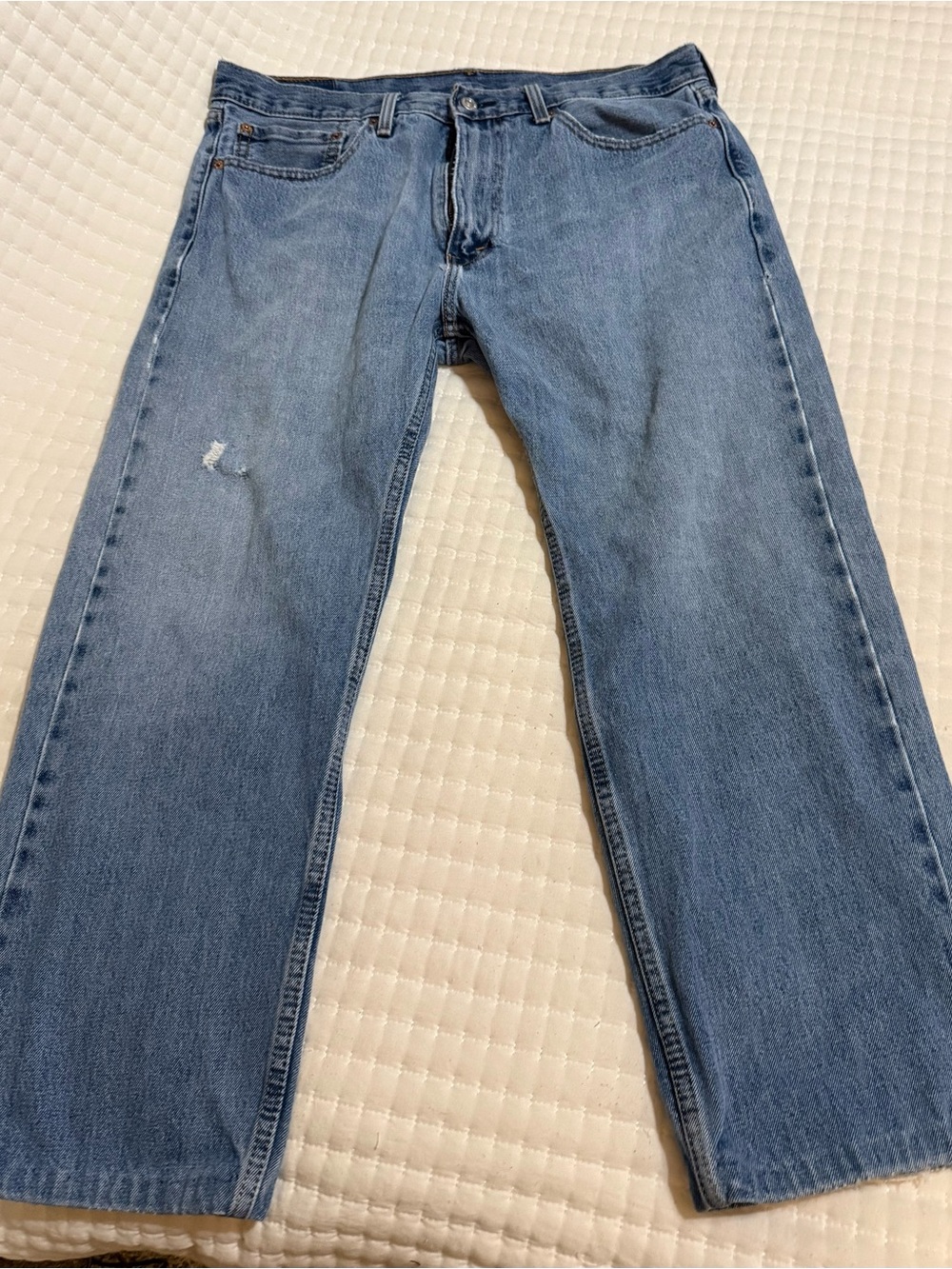 Levi's Light Blue Relaxed Straight Jeans. W34 L24